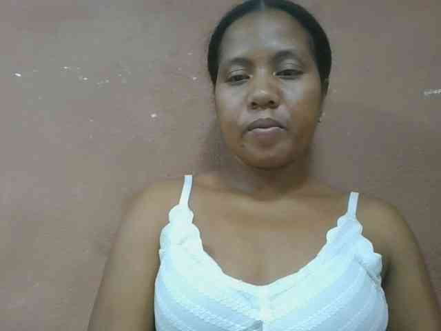 Tharcile Live Webcam on BongaCams