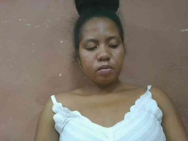 Tharcile Live Webcam on BongaCams