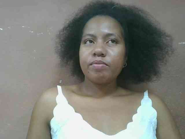 Tharcile Live Webcam on BongaCams