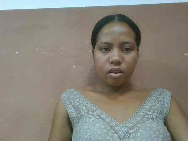Tharcile Live Webcam on BongaCams