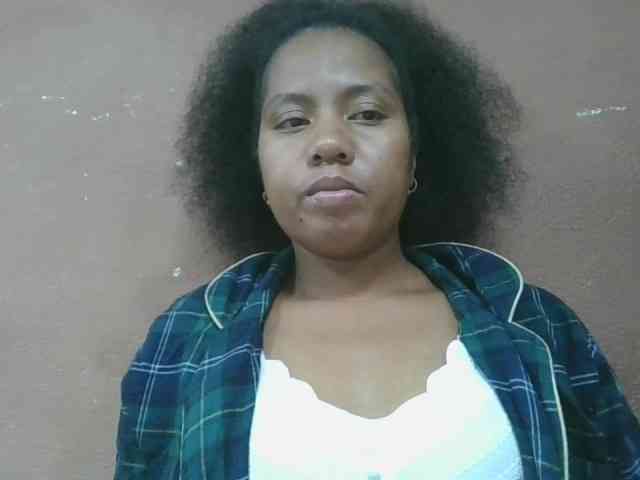 Tharcile Live Webcam on BongaCams