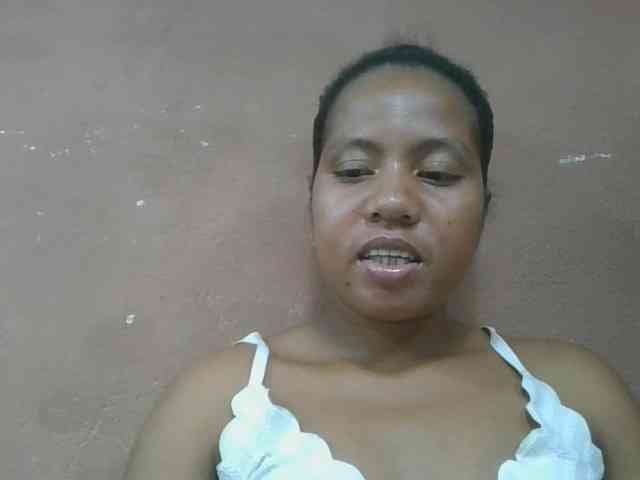 Tharcile Live Webcam on BongaCams