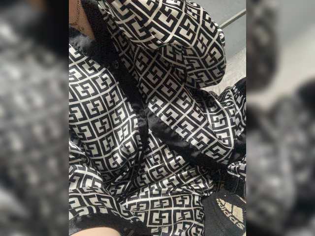 1mAngel live cam on BongaCams