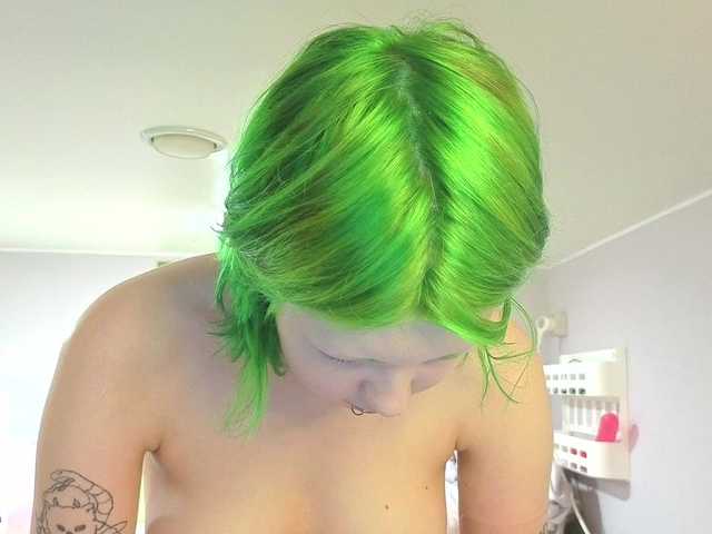 LittleKittenStar live cam on BongaCams
