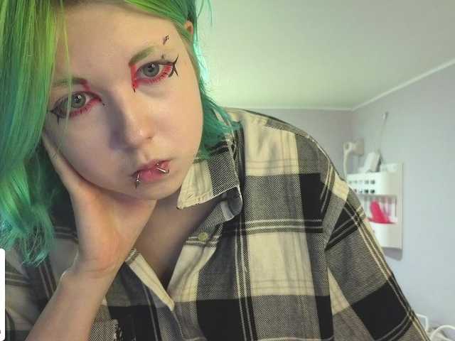 LittleKittenStar live cam on BongaCams