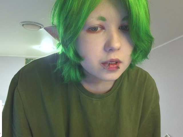 LittleKittenStar live cam on BongaCams