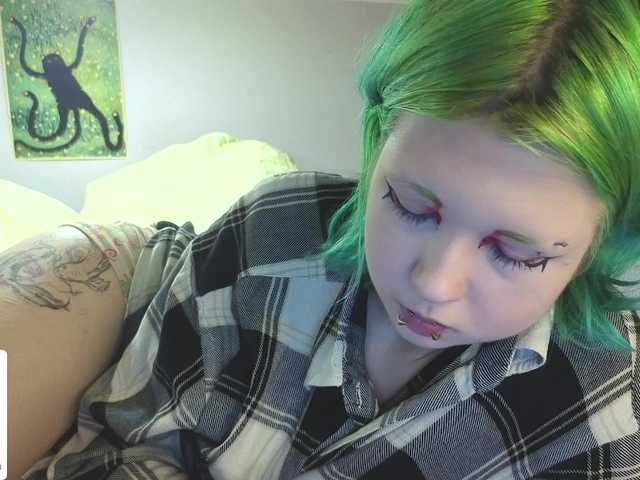 LittleKittenStar live cam on BongaCams
