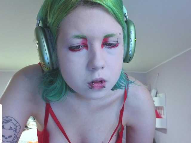 LittleKittenStar live cam on BongaCams
