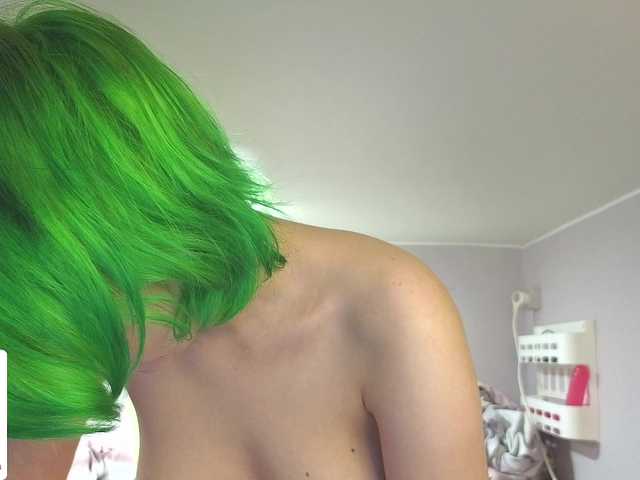 LittleKittenStar live cam on BongaCams