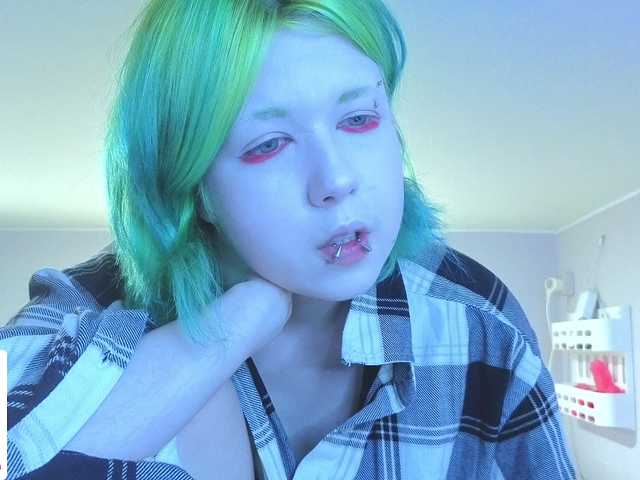 LittleKittenStar live cam on BongaCams