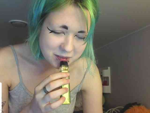 Littlekittenstar's cam show statistics and live stream