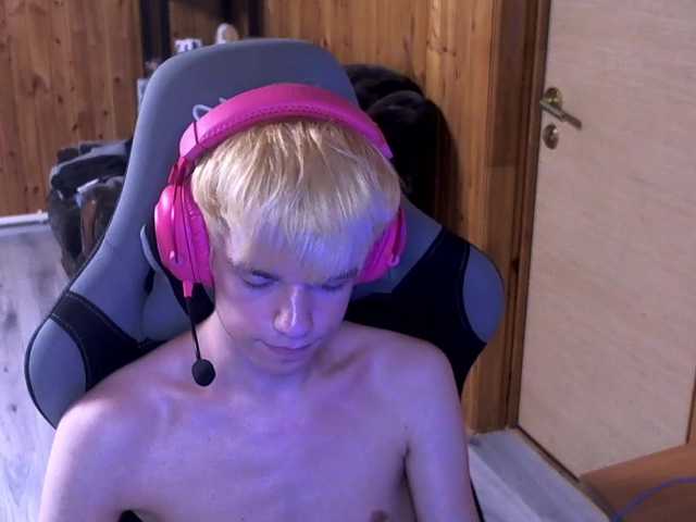 Harrygray, 19 y/o - Live Cam on BongaCams