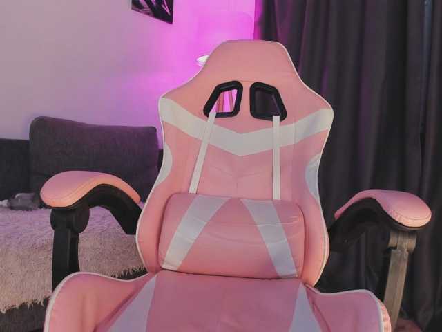 LaraGrin live cam on BongaCams