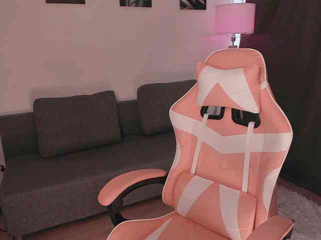 LaraGrin webcam