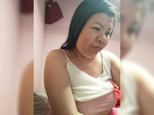 Mia57 live cam on BongaCams