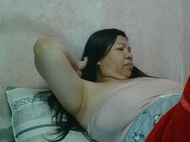 Mia57 live cam on BongaCams