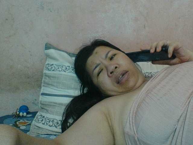 Mia57 live cam on BongaCams