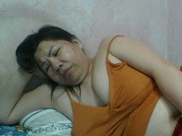Mia57 live cam on BongaCams