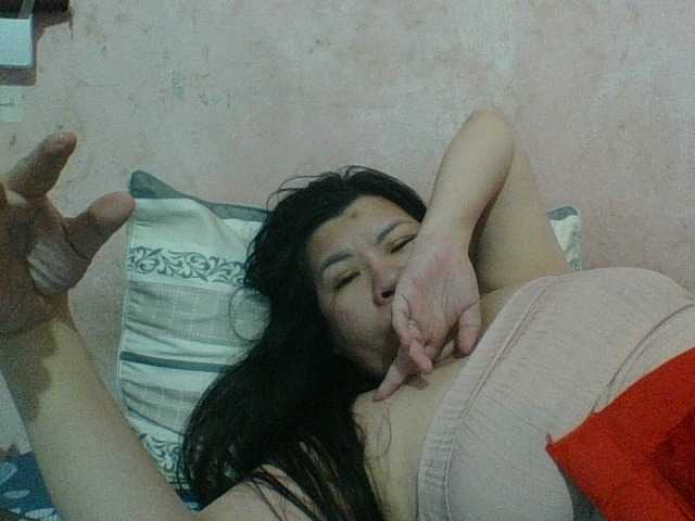 Mia57 live cam on BongaCams