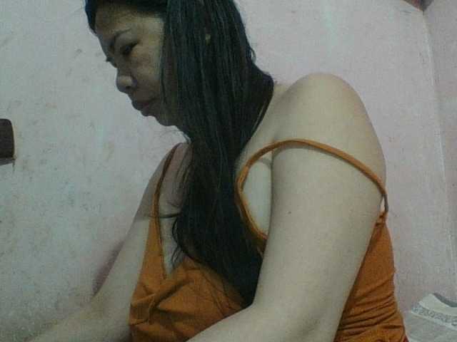 Mia57 live cam on BongaCams