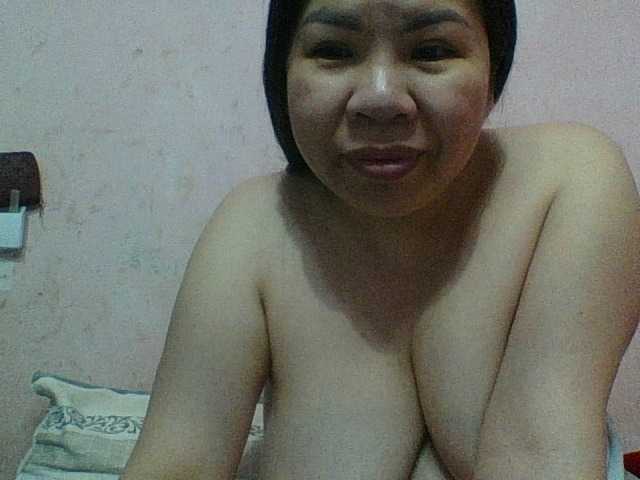 Mia57 live cam on BongaCams