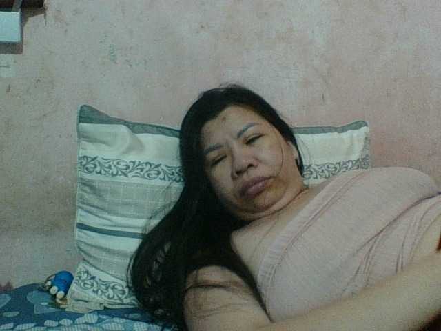 Mia57 live cam on BongaCams