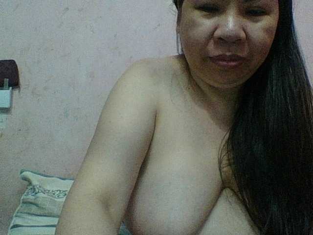 Mia57 live cam on BongaCams