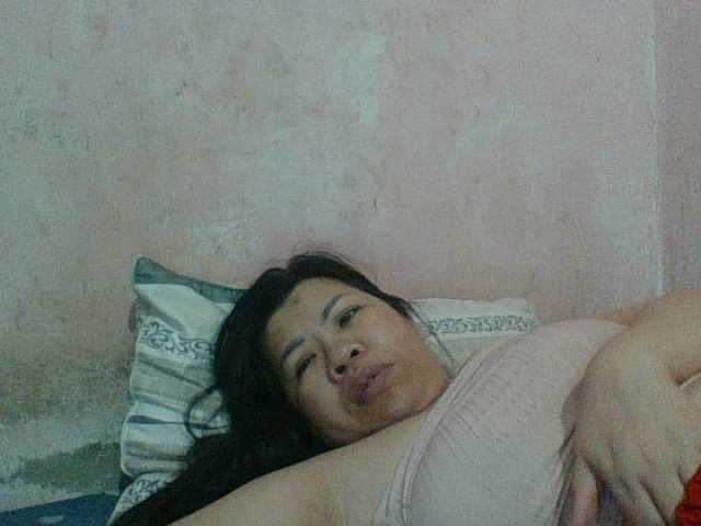 Mia57 live cam on BongaCams