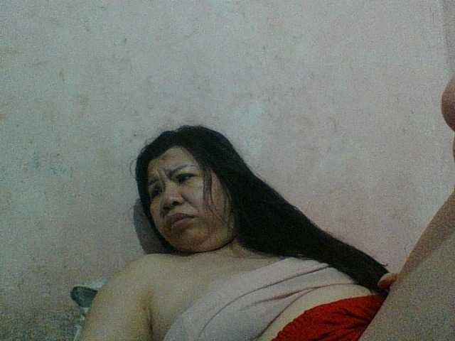 Mia57 live cam on BongaCams