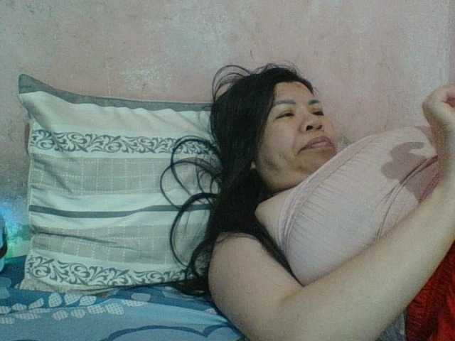 Mia57 live cam on BongaCams