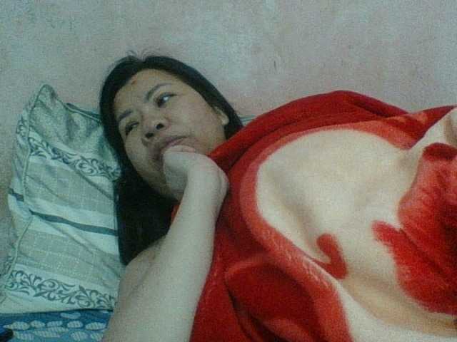 Mia57 live cam on BongaCams