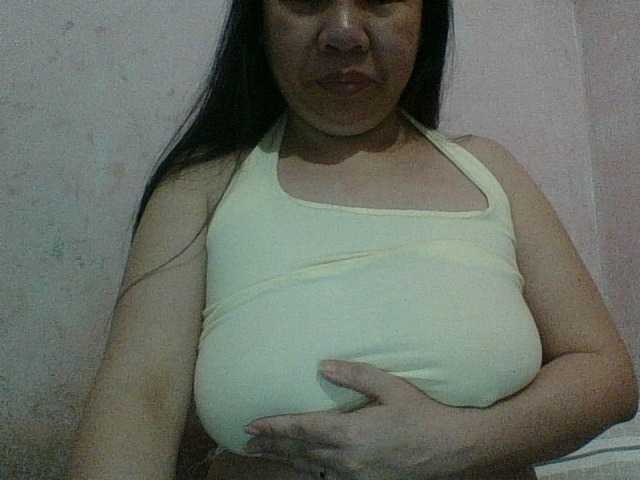 Mia57 live cam on BongaCams