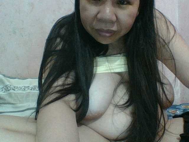 Mia57 live cam on BongaCams