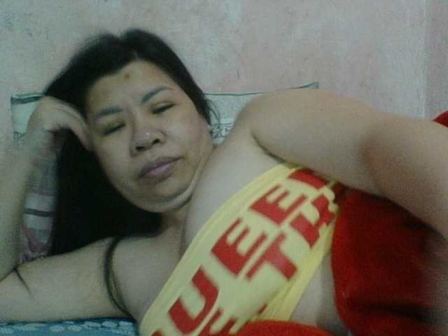 Mia57 live cam on BongaCams