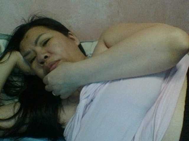Mia57 live cam on BongaCams