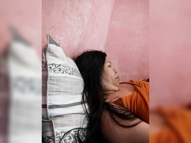 Mia57, en vivo ahora en BongaCams