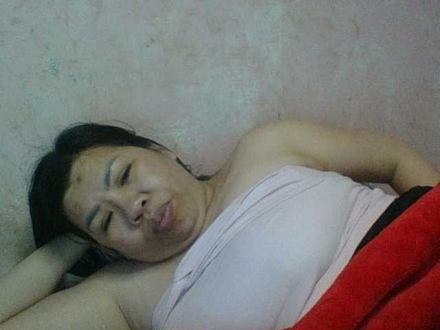 Mia57 live cam on BongaCams