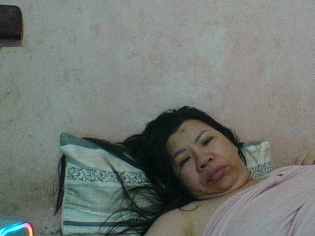 Mia57 live cam on BongaCams