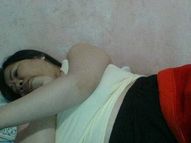 Mia57 live cam on BongaCams