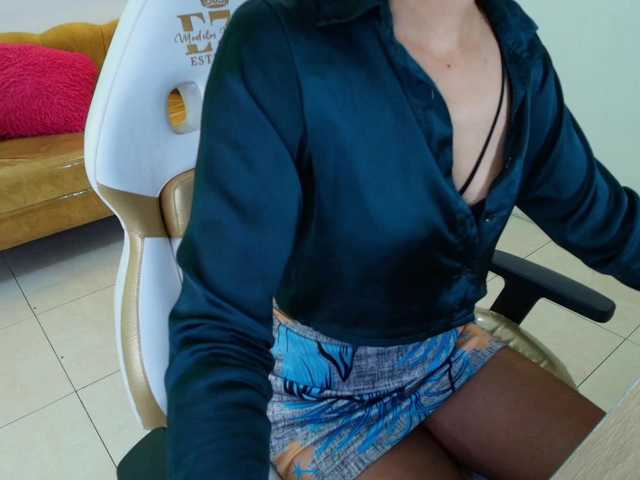 Alicia-shadow live cam on BongaCams