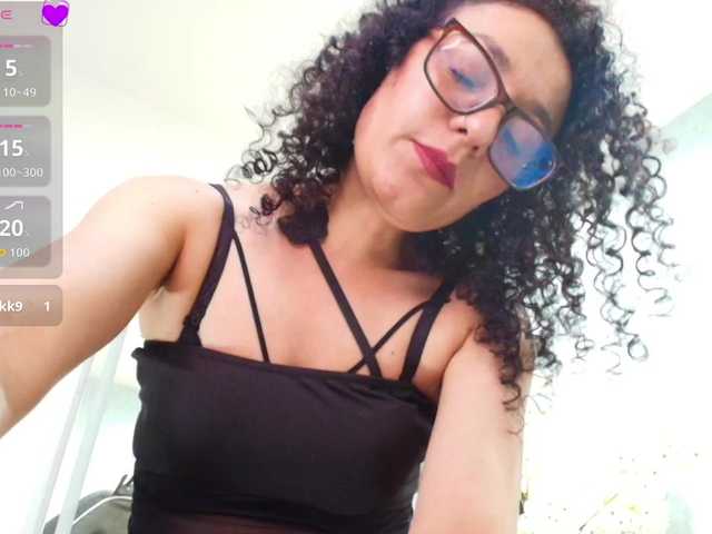 Alicia-shadow live cam on BongaCams