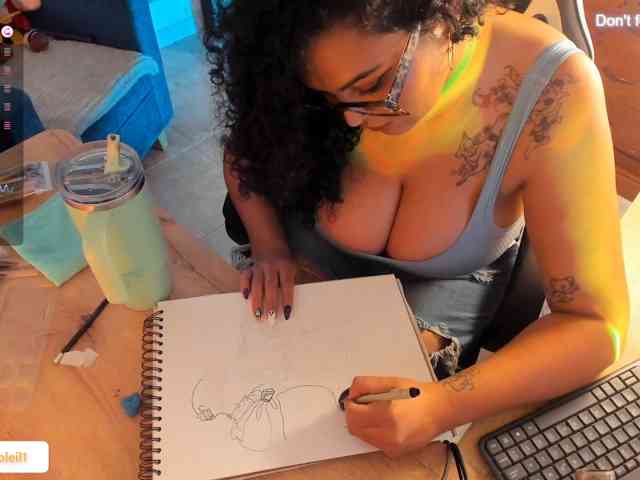 Modelo: SarahSoleil