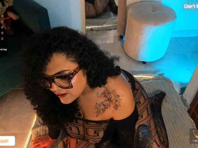 Modelo: SarahSoleil