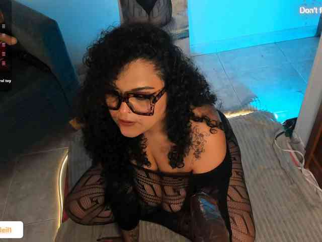 Modelo: SarahSoleil
