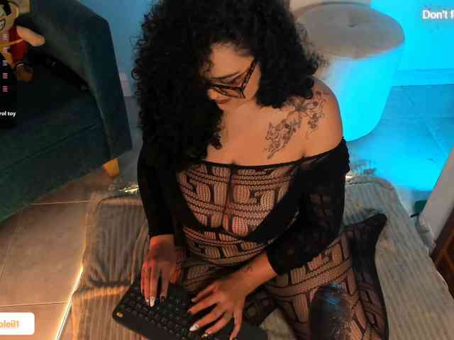Modelo: SarahSoleil