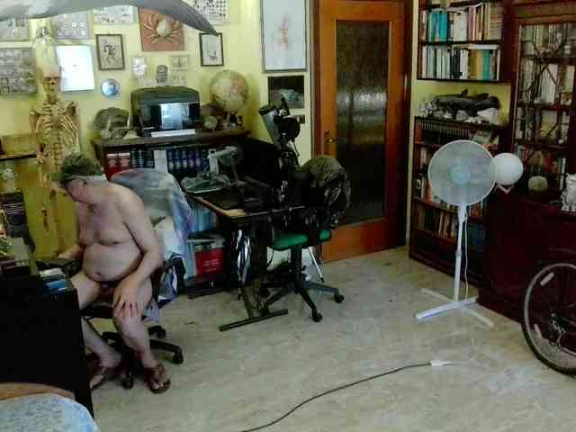 Dannynatur's cam show statistics and live stream
