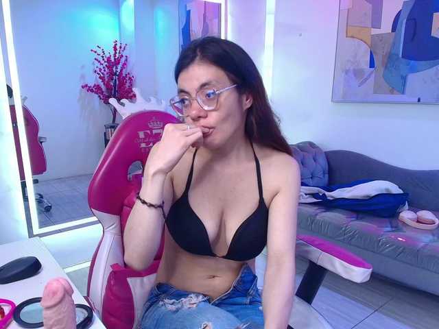 mila-rodgers live cam on BongaCams