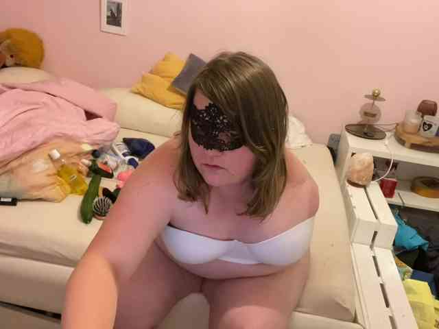 AnnaCuddles webcam