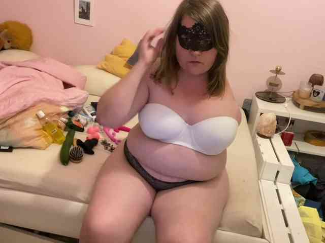 AnnaCuddles webcam