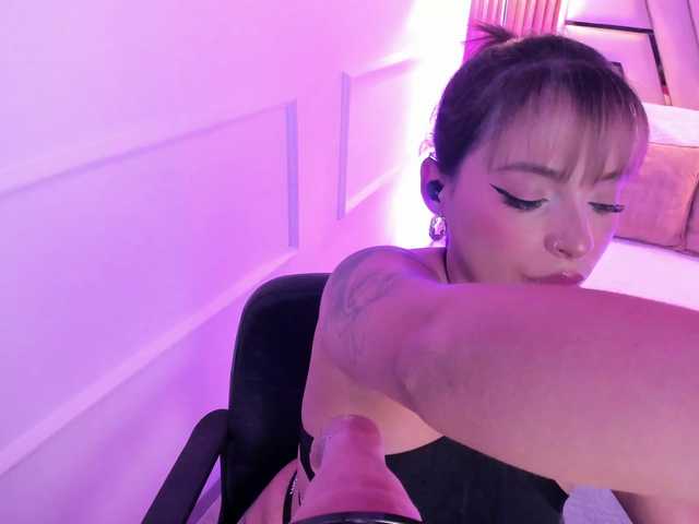 MiiaaMonroee live cam on BongaCams